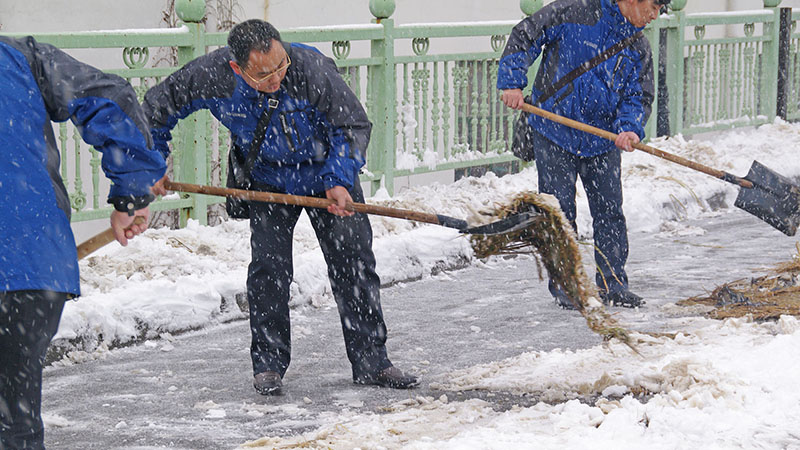 義務(wù)鏟除道路積雪.jpg